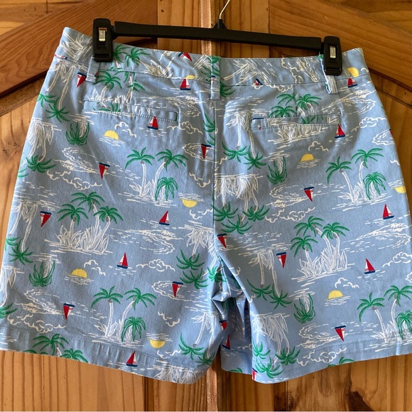Women's Lands End Mid Rise blue green red sailboat ocean chino shorts size 12 - Picture 4 of 9